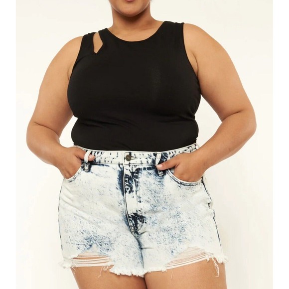 NWT KanCan Isabella Ultra High Rise Mom Distressed‎ Shorts Size 27 - Picture 1 of 6